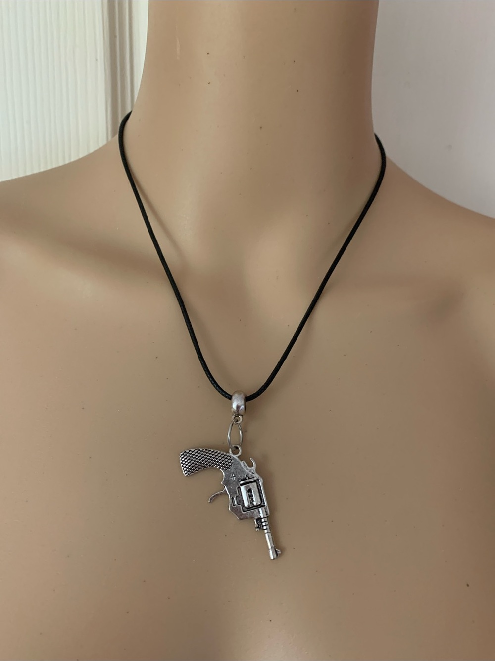 Silver tone Pistol gun necklace choker new
